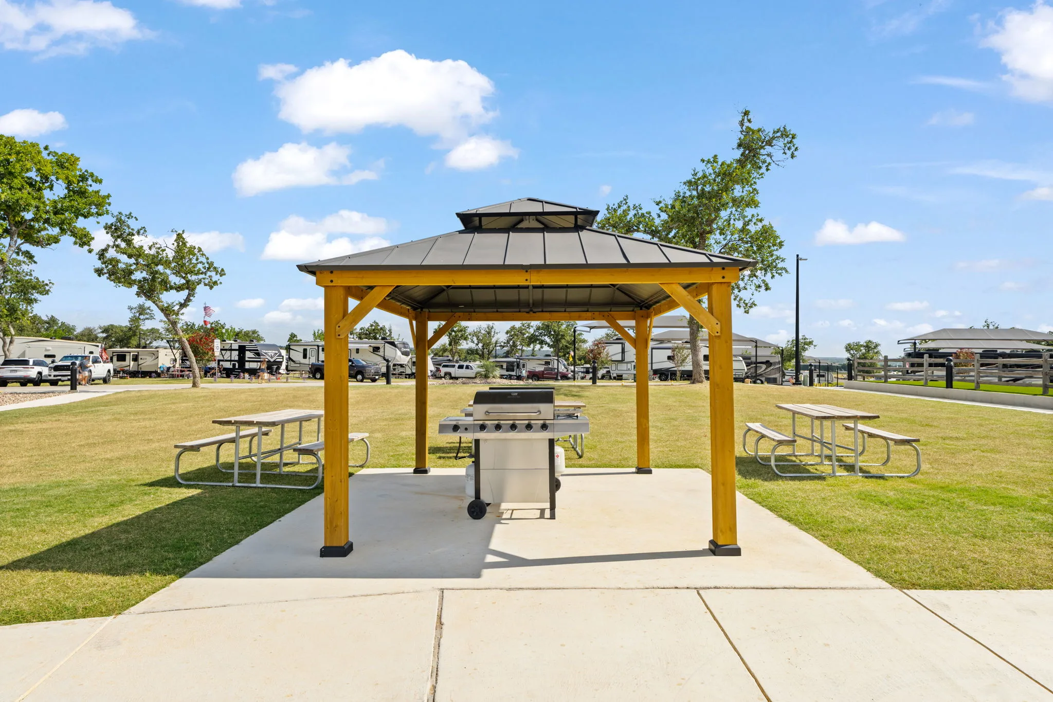 Covered gazebo on the lawn at Lantern Oaks RV Resort